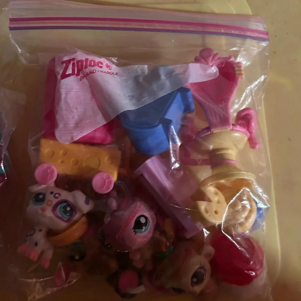 Littlest Pet Shop Pink and Blue Animal Figures - Picture 1 of 2